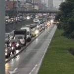 Bus varado volvió a colapsar troncal NQS de Transmilenio y puso a conductores a ver lucecitas