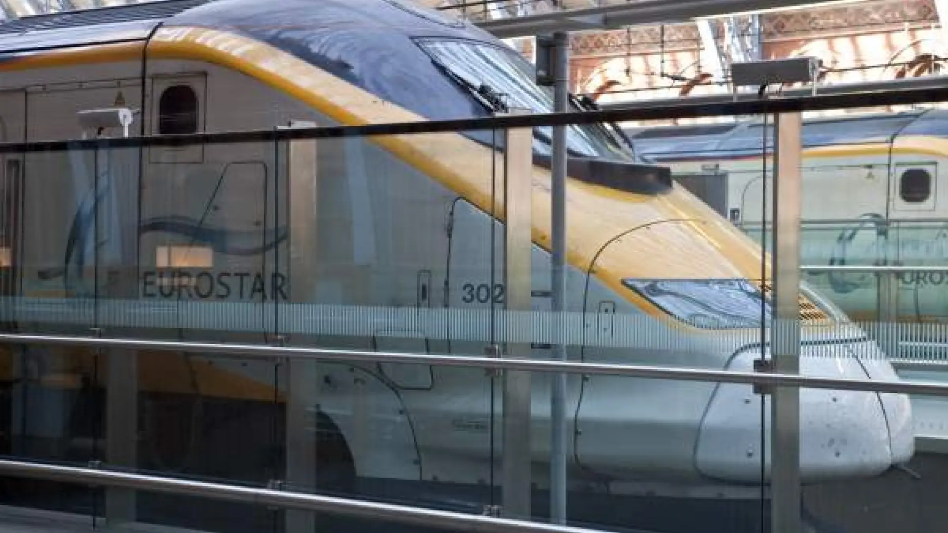 un problema eléctrico deja a viajeros atrapados y el tráfico ferroviario suspendido un problema eléctrico deja a viajeros atrapados y el tráfico ferroviario suspendido