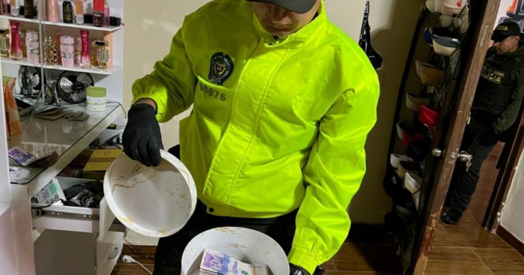 Noticias Antioquia: Fiscalía afectó 3 mil millones a red de oro ilegal
