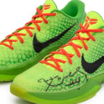 Subastan por 10 millones de dólares las zapatillas de Kobe Bryant en juego de Navidad 2010