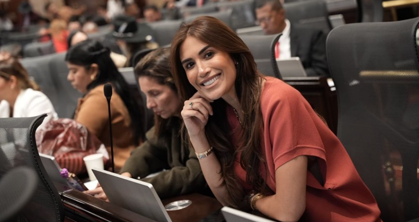 Saray Robayo anuncia su respaldo a la lista a la Cámara de Cambio Radical en Córdoba