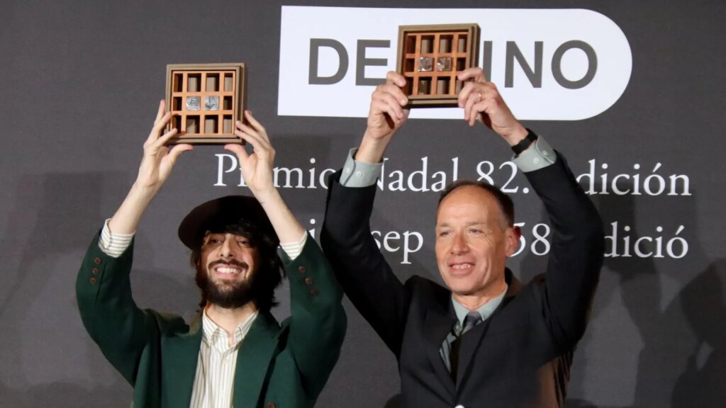 El escritor David Uclés gana el 82º Premio Nadal con ‘La ciudad de las luces muertas’
