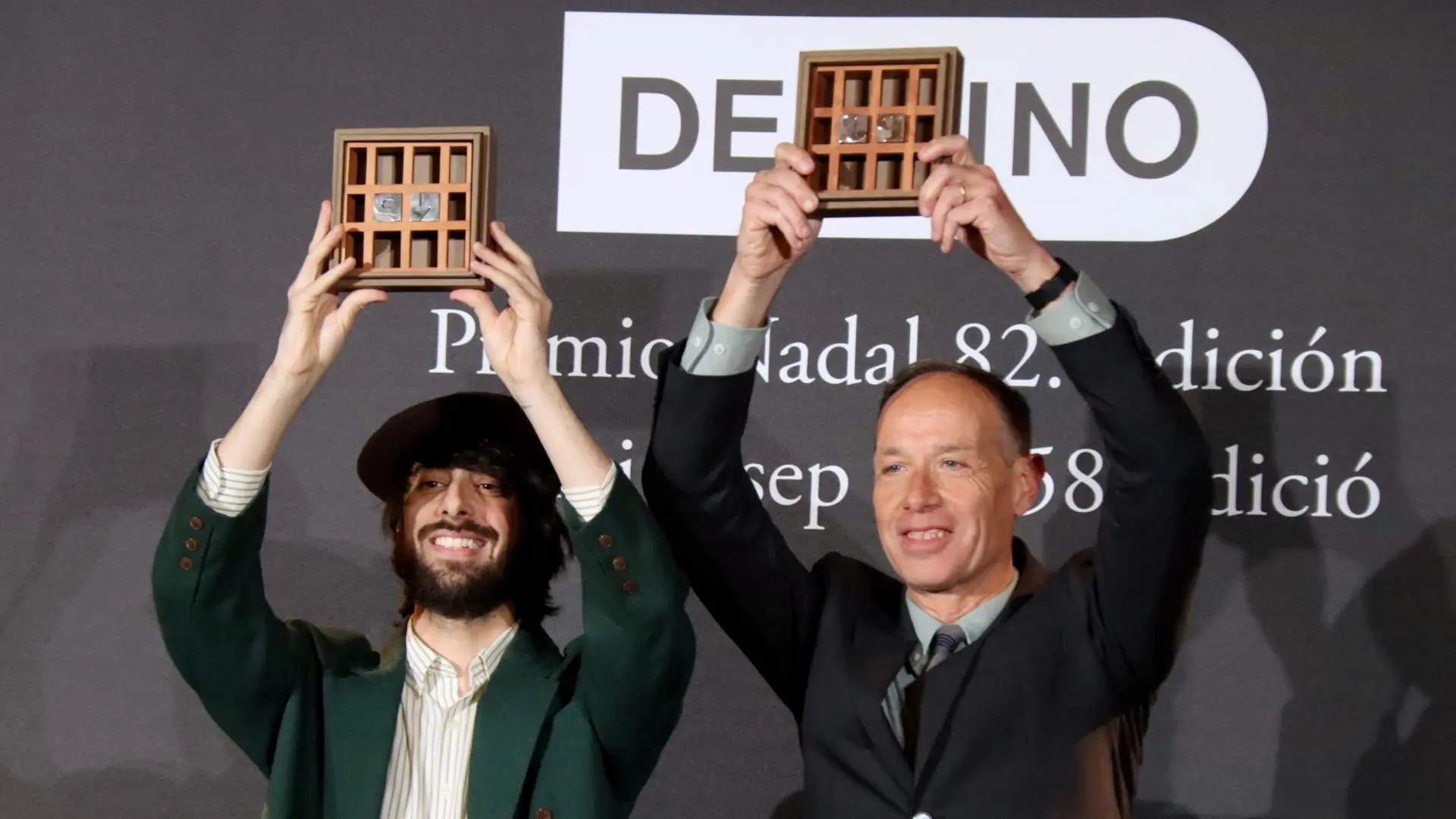 El escritor David Uclés gana el 82º Premio Nadal con ‘La ciudad de las luces muertas’