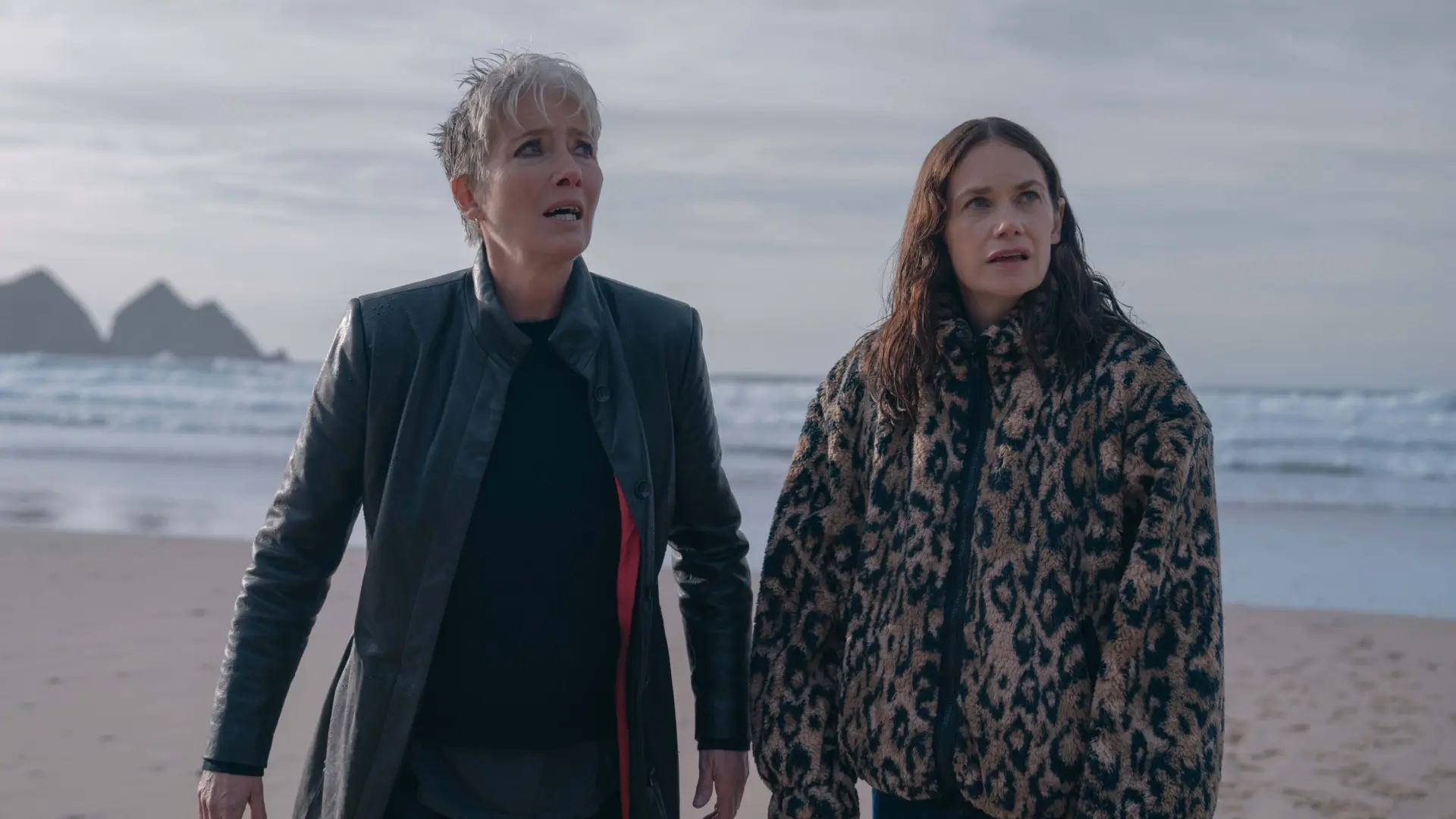 Esta serie británica de misterio se estrenó sin ruido pero resulta que es un thriller modélico y muy adictivo