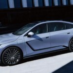 Lexus invita a descubrir su nuevo ES antes de que llegue a los concesionarios este mayo