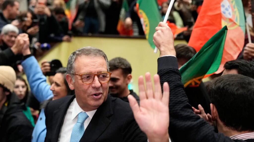 Los candidatos socialista y ultraderechista irán a la segunda vuelta en Portugal Los candidatos socialista y ultraderechista irán a la segunda vuelta en Portugal