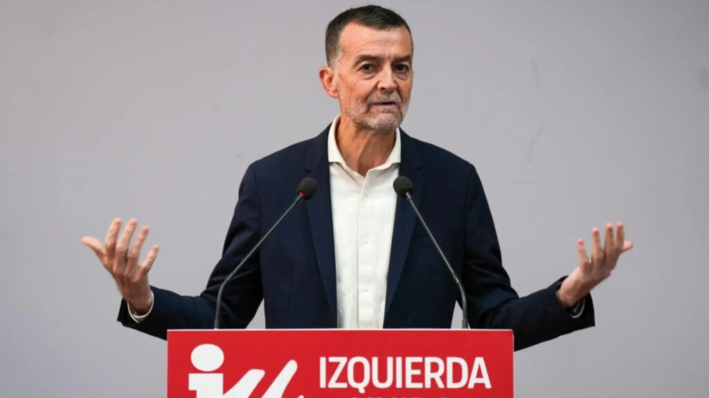 Maíllo llama a «ir más allá» de Sumar y que toda la izquierda asuma «el momento histórico»