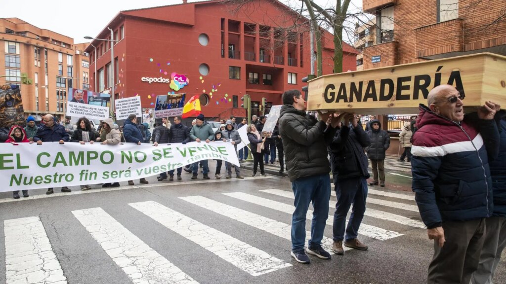 Más de 30.000 agricultores se movilizan en una treintena de provincias contra el Acuerdo UE-Mercosur