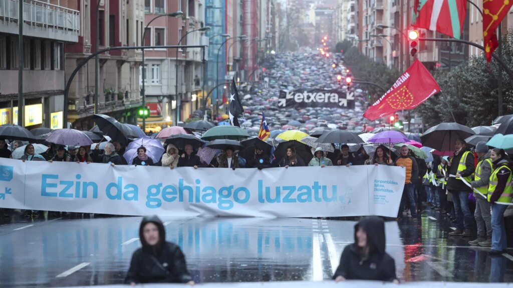 Miles de personas se manifiestan en Bilbao exigiendo derechos para los presos de ETA