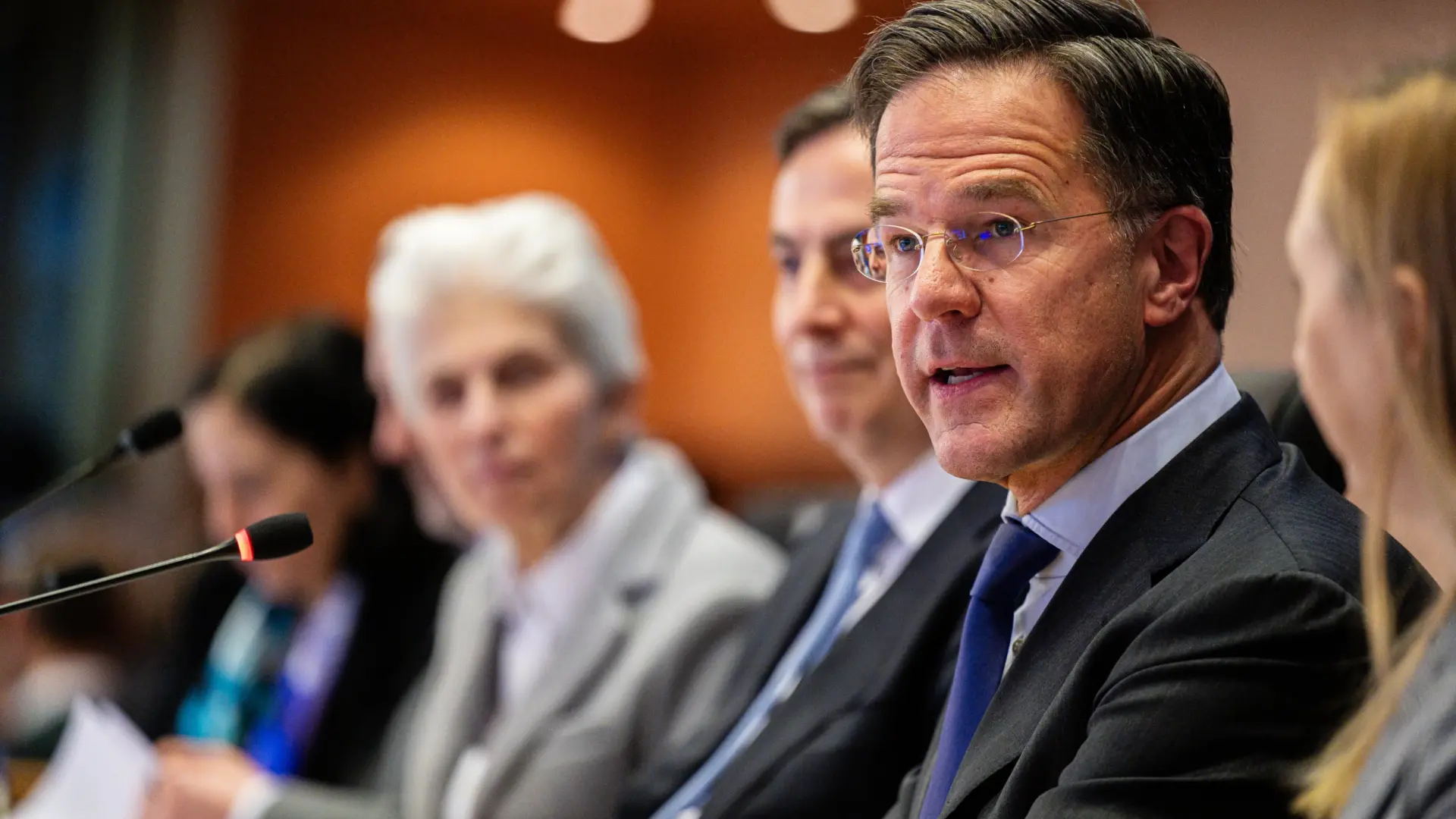 Rutte desprecia la idea de un ejército europeo mientras anuncia un mayor despliegue de la OTAN en el Ártico para calmar a Trump