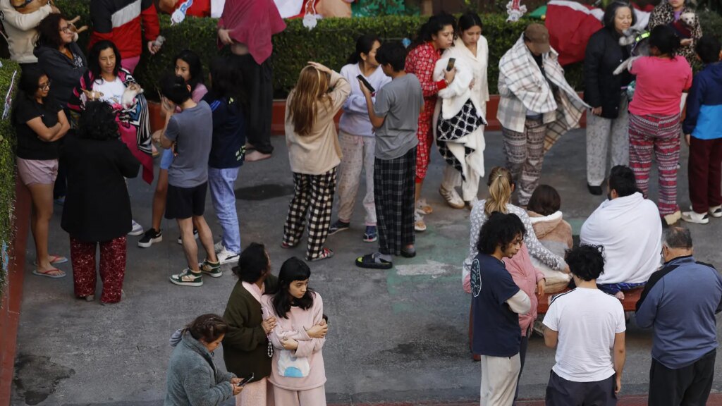 Un muerto durante una evacuación en Ciudad de México por el terremoto de magnitud 6,5 Un muerto durante una evacuación en Ciudad de México por el terremoto de magnitud 6,5