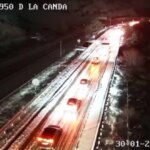 Una intensa nevada provoca el corte de 83 kilómetros de la autovía A-52 entre las provincias de Zamora y Ourense Una intensa nevada provoca el corte de 83 kilómetros de la autovía A-52 entre las provincias de Zamora y Ourense