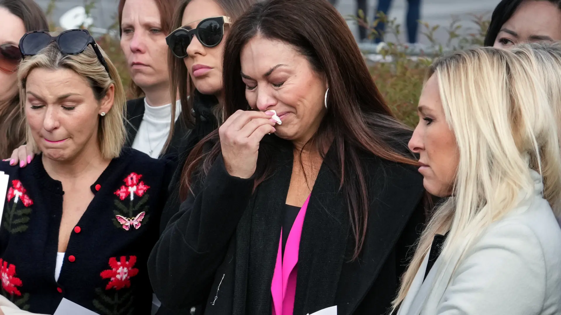 Una sobreviviente de Epstein critica omisión de archivos y denuncia «secretismo»