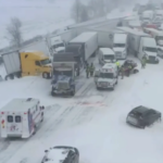 Una tormenta invernal provoca un choque múltiple de más de 100 vehículos en Míchigan Una tormenta invernal provoca un choque múltiple de más de 100 vehículos en Míchigan