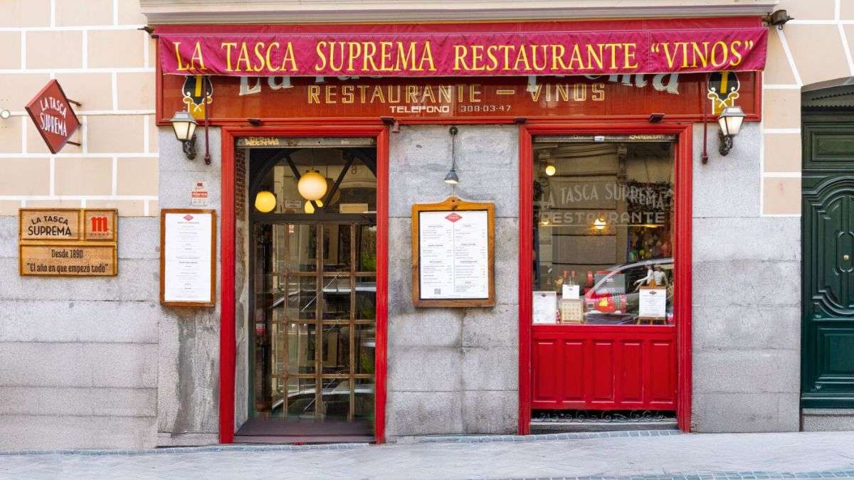 Una de las tascas clásicas de Madrid donde comer los mejores boquerones en vinagre Una de las tascas clásicas de Madrid donde comer los mejores boquerones en vinagre