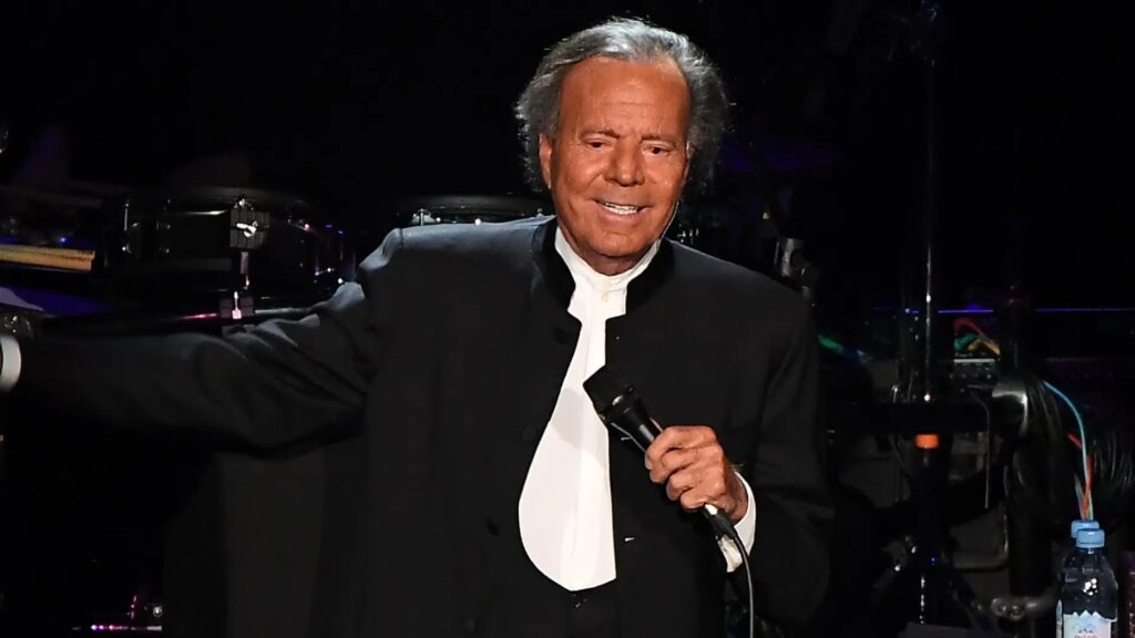 así es «la casita del terror», la mansión de Julio Iglesias en Punta Cana