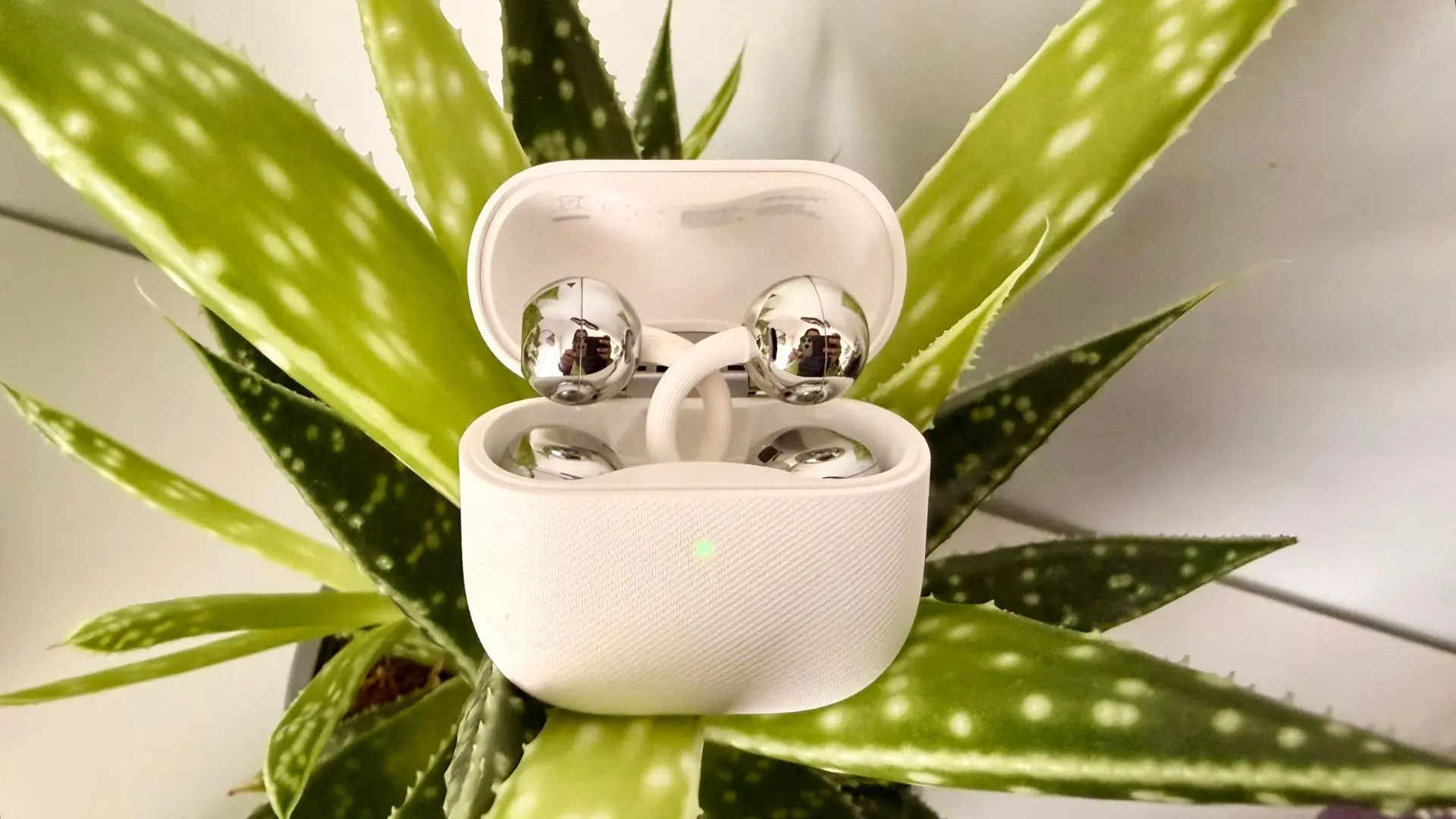 auriculares open-ear con diseño premium, gran sonido y 9 horas de autonomía auriculares open-ear con diseño premium, gran sonido y 9 horas de autonomía