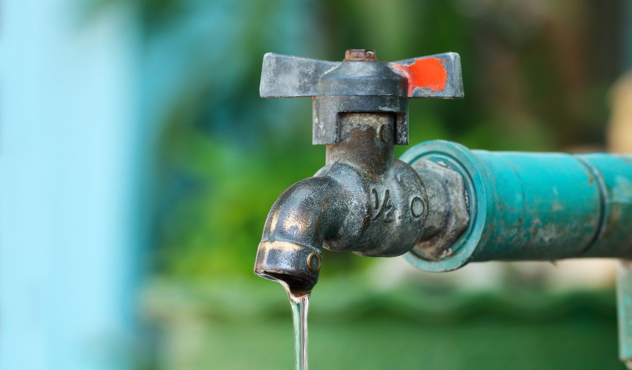 Kennedy y Antonio Nariño sin agua por 27 horas: toco bañarse a totumadas Kennedy y Antonio Nariño sin agua por 27 horas: toco bañarse a totumadas