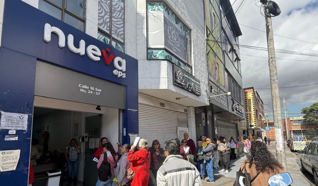El drama de una madre usuaria de Nueva EPS ante la crisis de medicamentos El drama de una madre usuaria de Nueva EPS ante la crisis de medicamentos
