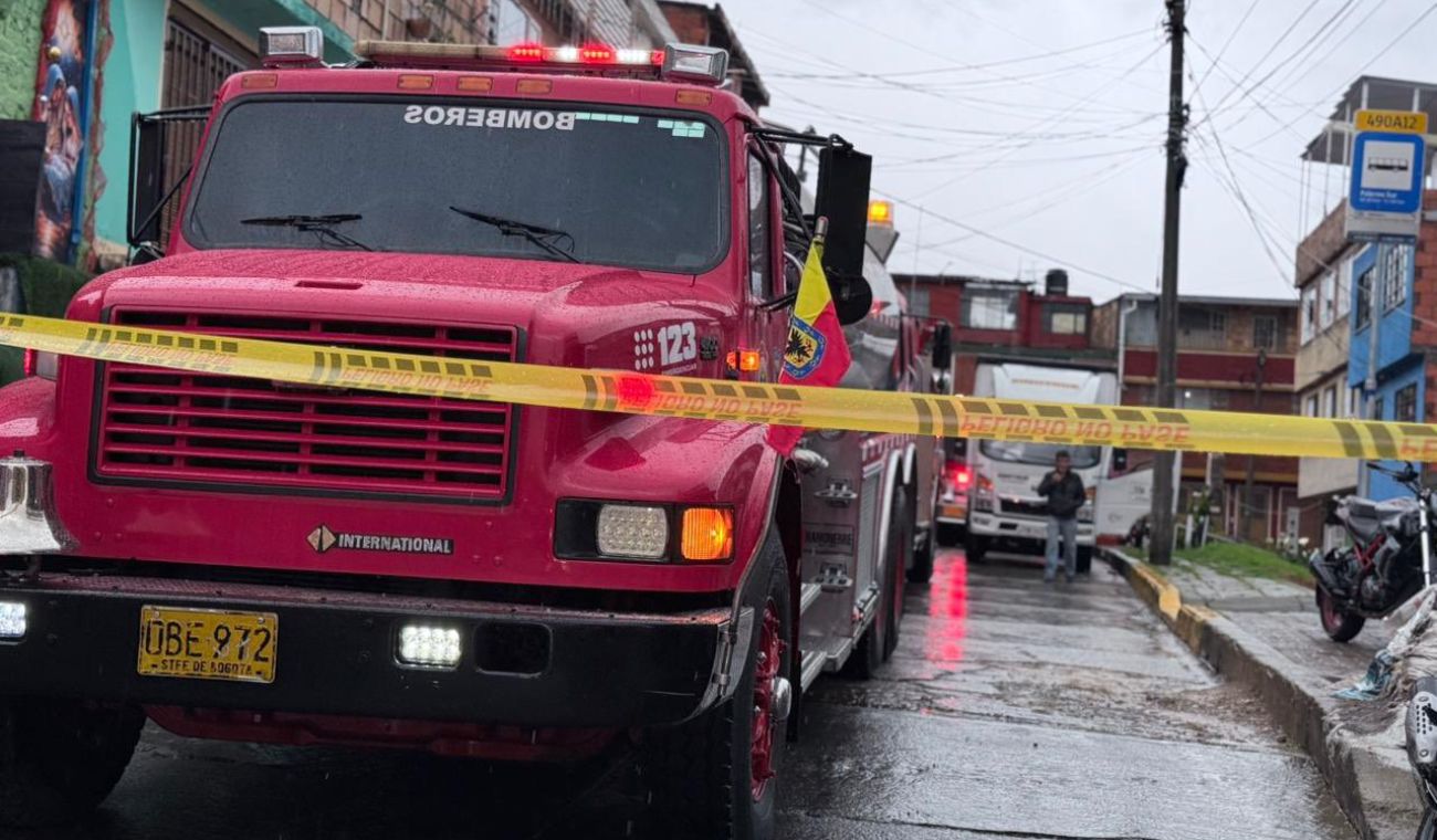 Explosión de cilindro deja dos fallecidos: Bomberos atienden la emergencia Explosión de cilindro deja dos fallecidos: Bomberos atienden la emergencia