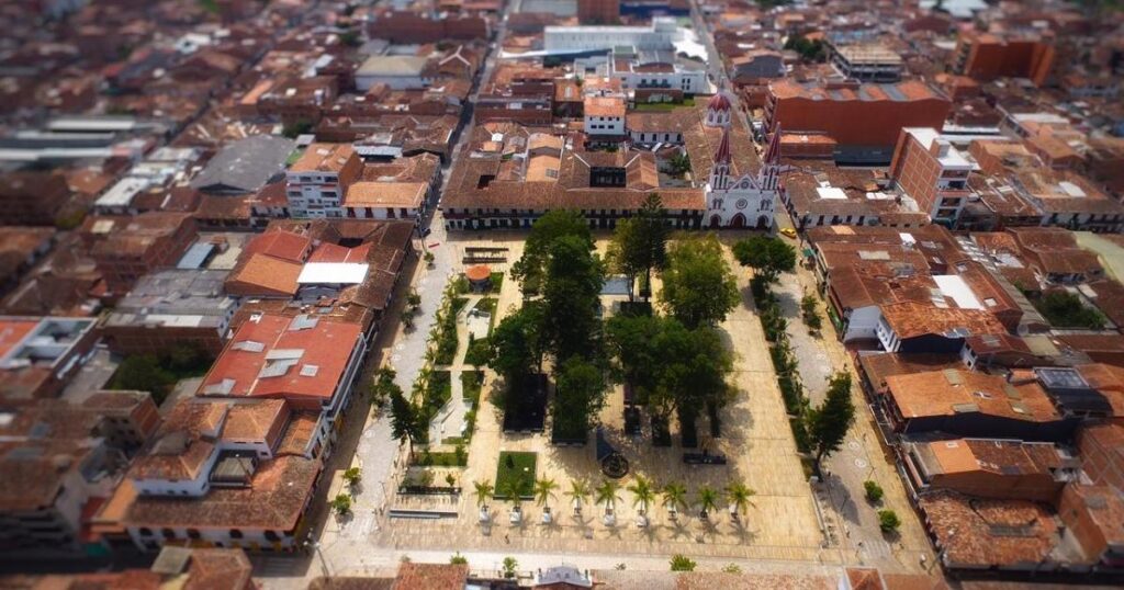 Comunidad de La Ceja, preocupada por aumento del impuesto predial Comunidad de La Ceja, preocupada por aumento del impuesto predial