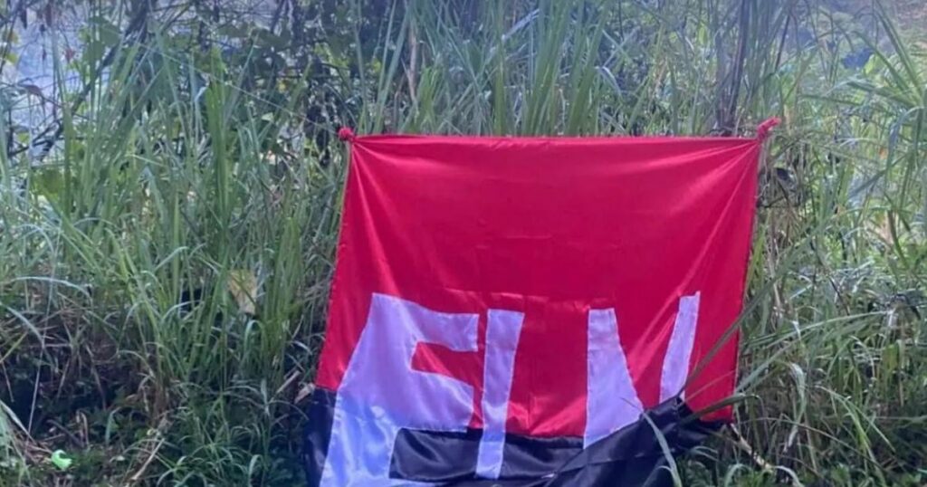 Noticias Antioquia: Hallan bandera del ELN en una vía de Andes