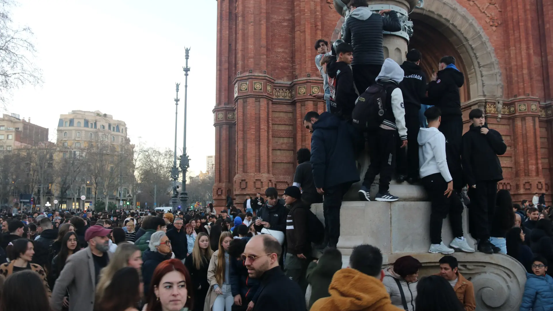 Cinco detenidos en Barcelona tras un encuentro de ‘therians’ que acaba con incidentes