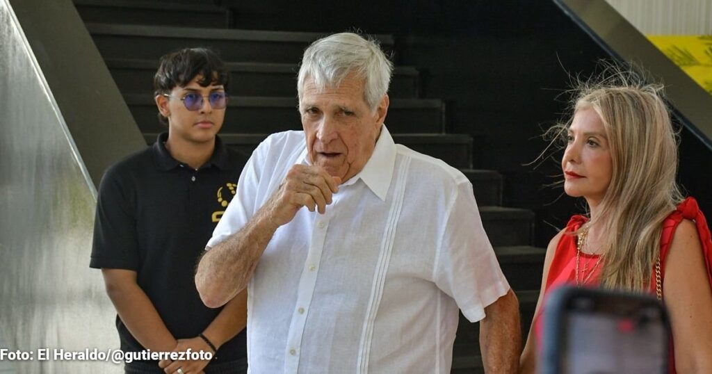 Eduardo Dávila reapareció con su gravísimo historial judicial junto a la élite del fútbol