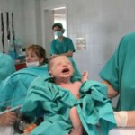 El año pasado nacieron 321.164 bebés en España, un 0,99% más que en 2024, año en el que se marcó el mínimo histórico