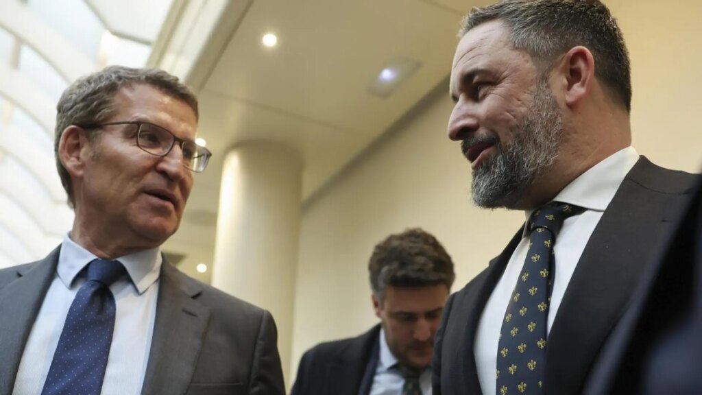 Feijóo revela que mantuvo una charla «fructífera» con Abascal para acercar acuerdos en Extremadura y Aragón