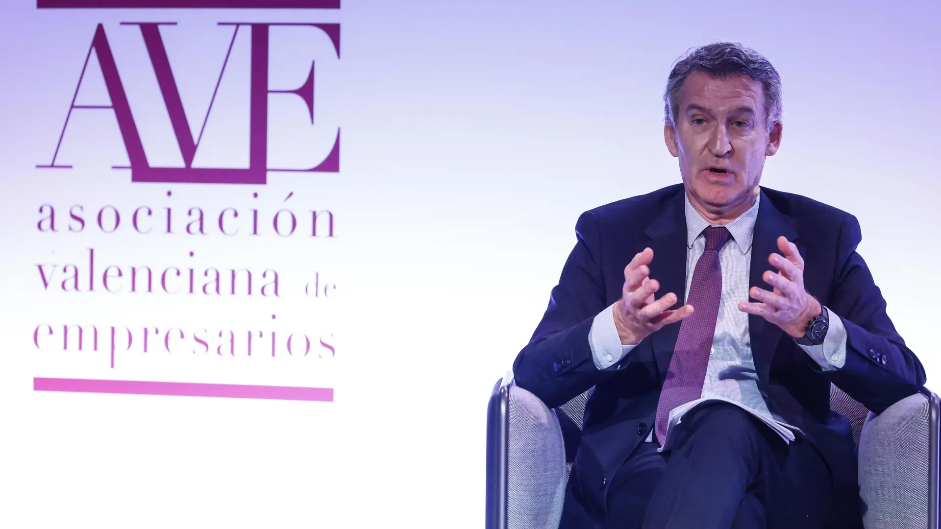 «Ha expropiado un partido y lo ha puesto a su nombre»