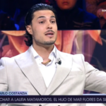 «Lanzó la piedra y quitó la mano»