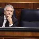 Marlaska se enroca, defiende que no sabía nada y asegura que dimitirá si la víctima cree que le ha «fallado en algún sentido»