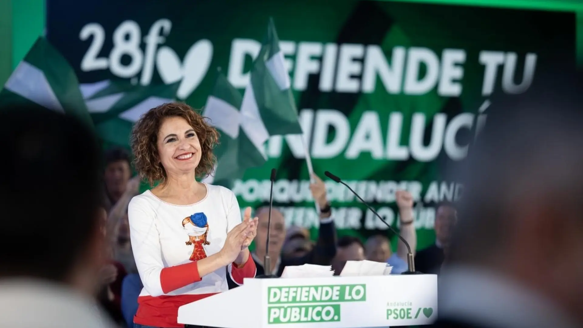 Montero promete una ley para preservar el habla andaluza, más plazas de FP, derogar la LUPA y gestionar Cercanías Montero promete una ley para preservar el habla andaluza, más plazas de FP, derogar la LUPA y gestionar Cercanías