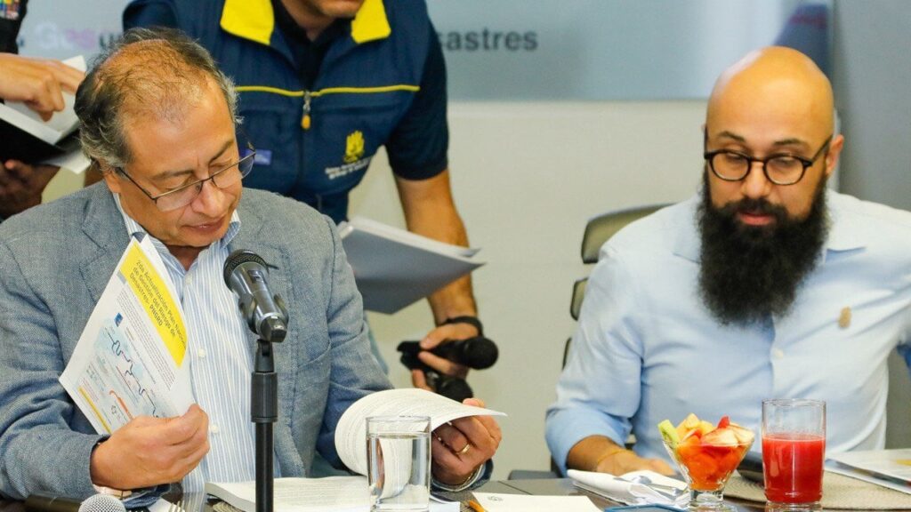 El presidente de la República, Gustavo Petro, desautorizó al director de la Unidad Nacional para la Gestión del Riesgo de Desastres (UNGRD) y aseguró que Colombia sí debe solicitar ayuda internacional para enfrentar la emergencia.
