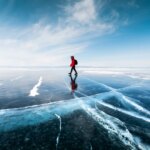 Rusia alerta sobre la trampa mortal del hielo del lago Baikal, uno de sus mayores atractivos turísticos en invierno