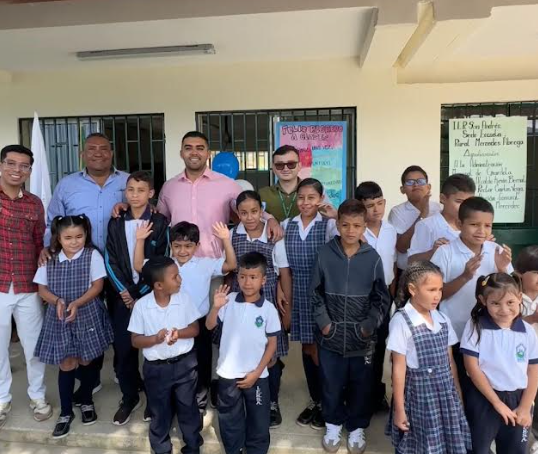 Educación lidera el reconocimiento ciudadano en Girardota durante 2026.