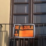 Alquila su piso en Barcelona y pierde casi 10.000 euros por no incluir este detalle en el contrato
