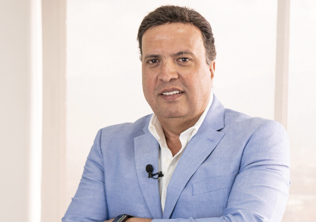 Cirugía estética y bienestar: el Dr. Carlos Arango explica su impacto en la salud