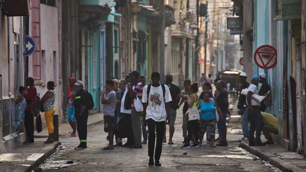 Cuba cree que sería «ingenuo» no «prepararse» para una intervención militar de EEUU