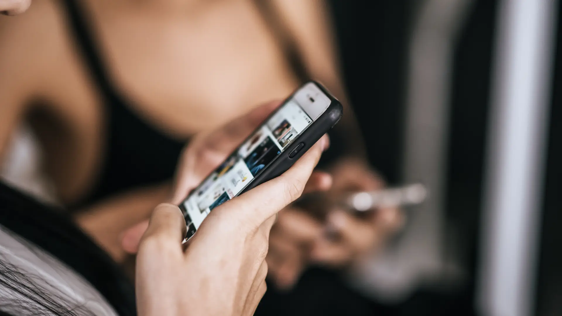 El debate sobre el burka, el Ramadán y la regularización del Gobierno dispararon 14 puntos los discursos de odio en febrero