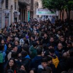 El desahucio del bloque de Sant Agustí en Barcelona para hacer ‘colivings’ moviliza a los vecinos y activa un expediente del Govern