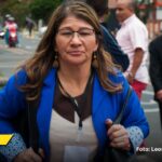 El problema no es que una exesposa de «tirofijo» hable en la EAFIT, el problema es que no sepan escucharla