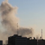 Israel bombardea la reunión de clérigos que elegían al nuevo líder supremo de Irán