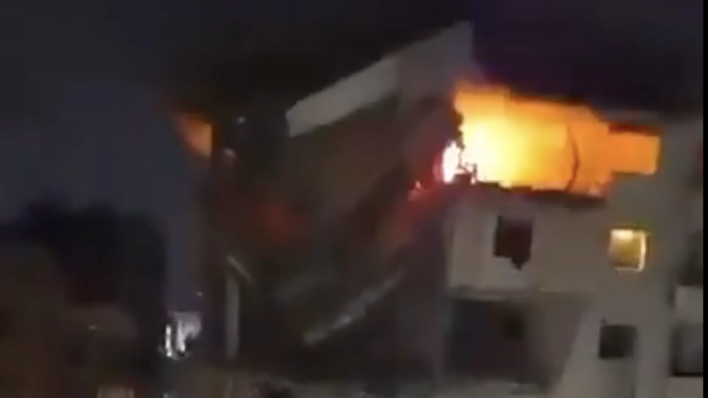 Israel lanza una intensa oleada de bombardeos contra los suburbios de Beirut