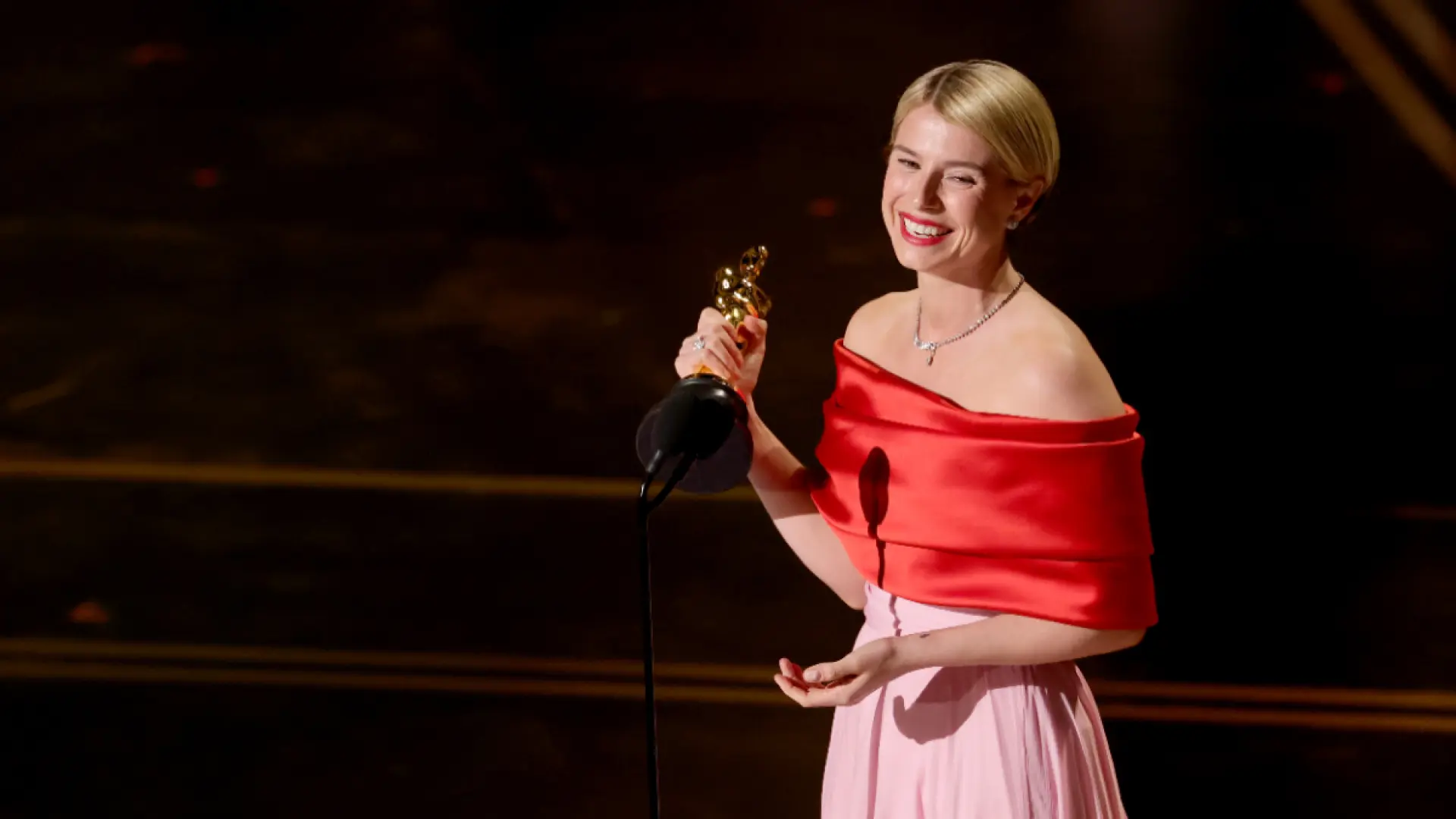 Jessie Buckley gana el Oscar de mejor actriz protagonista por ‘Hamnet’