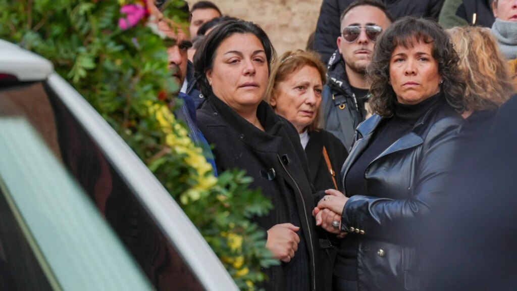 La familia del menor apuñalado al salir del instituto de Gerena pide investigar al centro tras el rechazo del juez