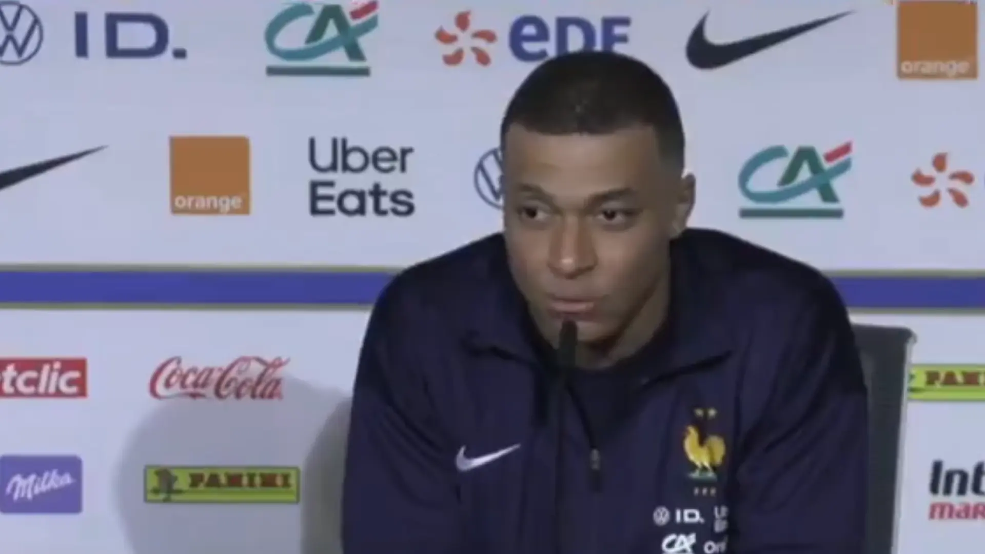 «La información de que en el Real Madrid me examinaron la rodilla equivocada no es cierta»