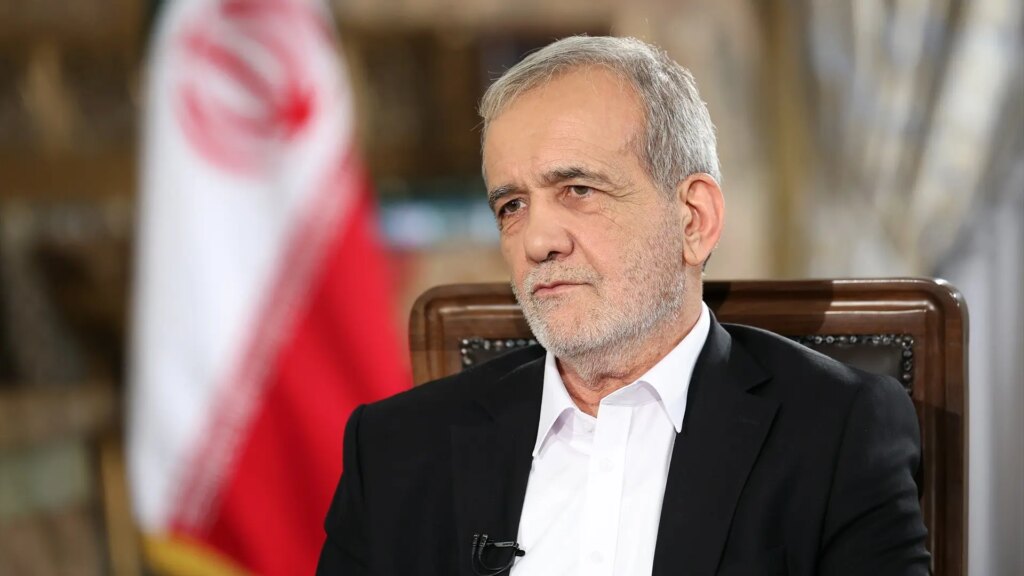 La oferta del presidente de Irán de no atacar a sus vecinos provoca una división de poder a horas de elegir al nuevo líder supremo