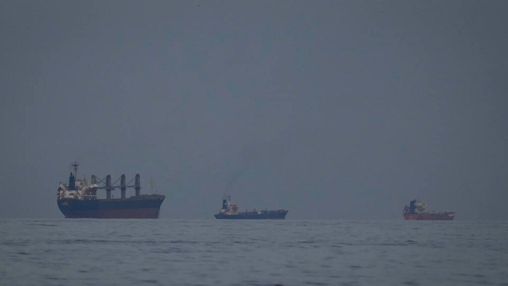 «Los barcos están cruzando Ormuz, es una señal muy buena»